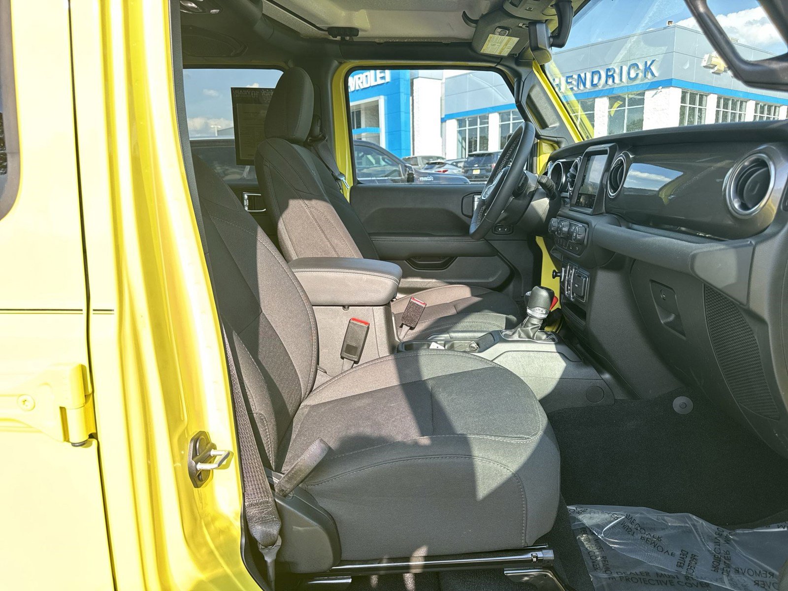 Used 2023 Jeep Wrangler Sahara image 32