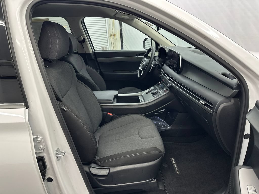 Used 2025 Hyundai Palisade SE FWD image 13
