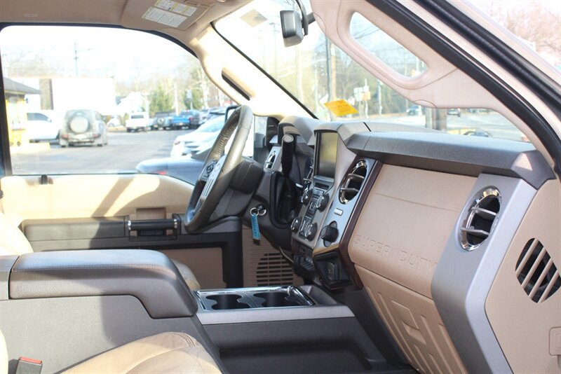 Used 2015 Ford F250 Lariat w/ Chrome Package AWD/4WD image 16