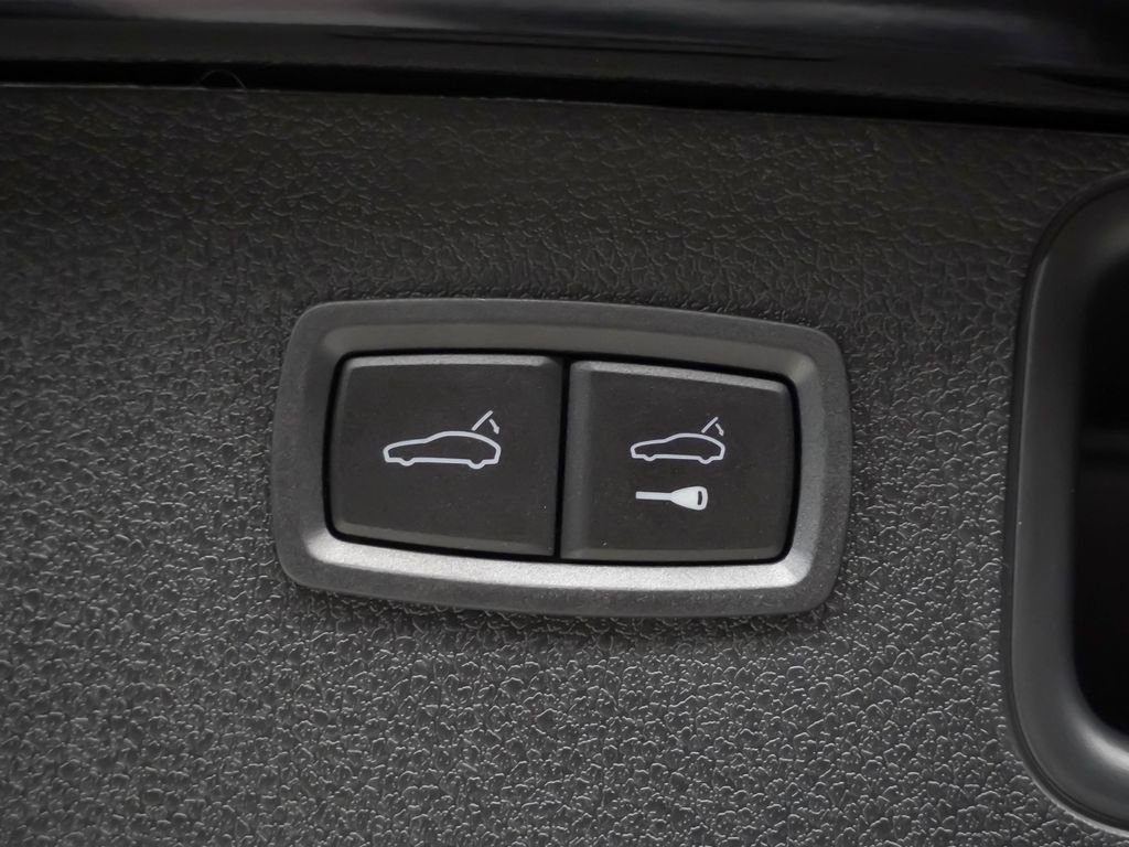 Used 2026 Porsche Macan AWD/4WD image 28