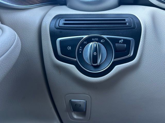 Used 2020 Mercedes-Benz GLC 300 4MATIC image 28