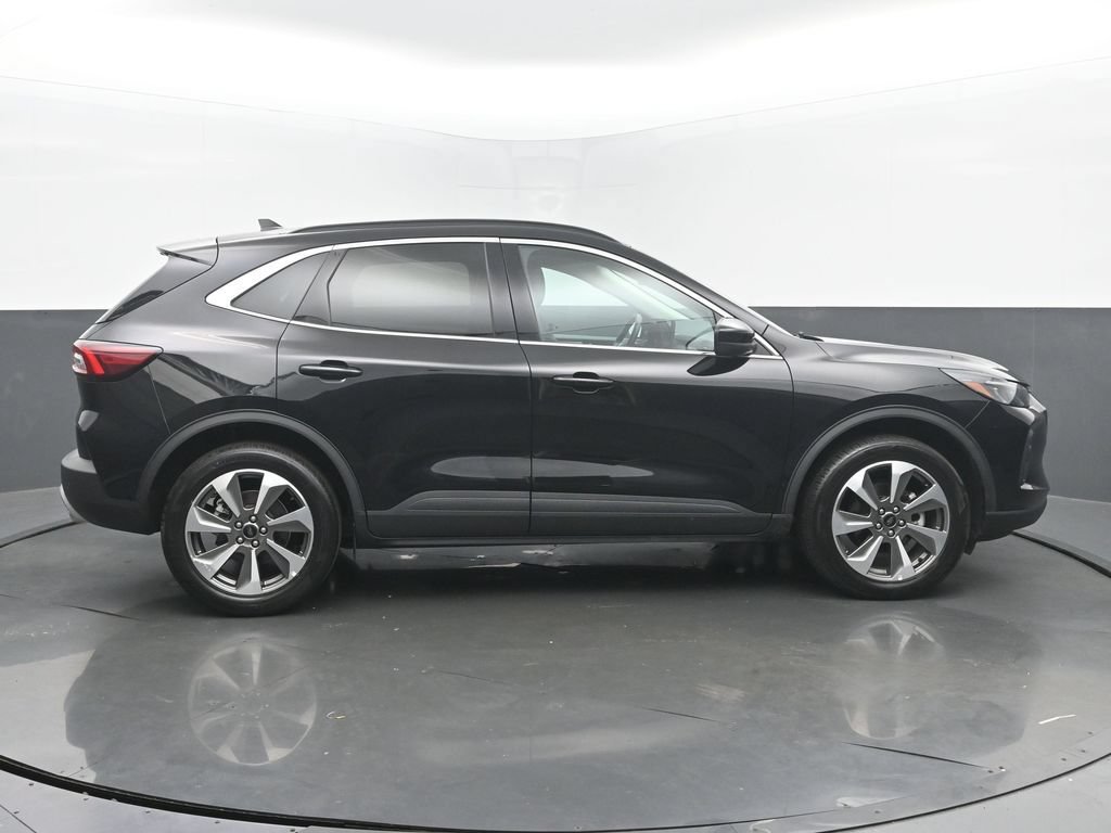 Used 2025 Ford Escape Platinum AWD/4WD image 6