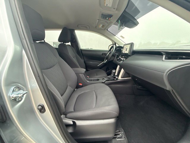 Used 2025 Toyota Corolla Cross LE FWD image 20