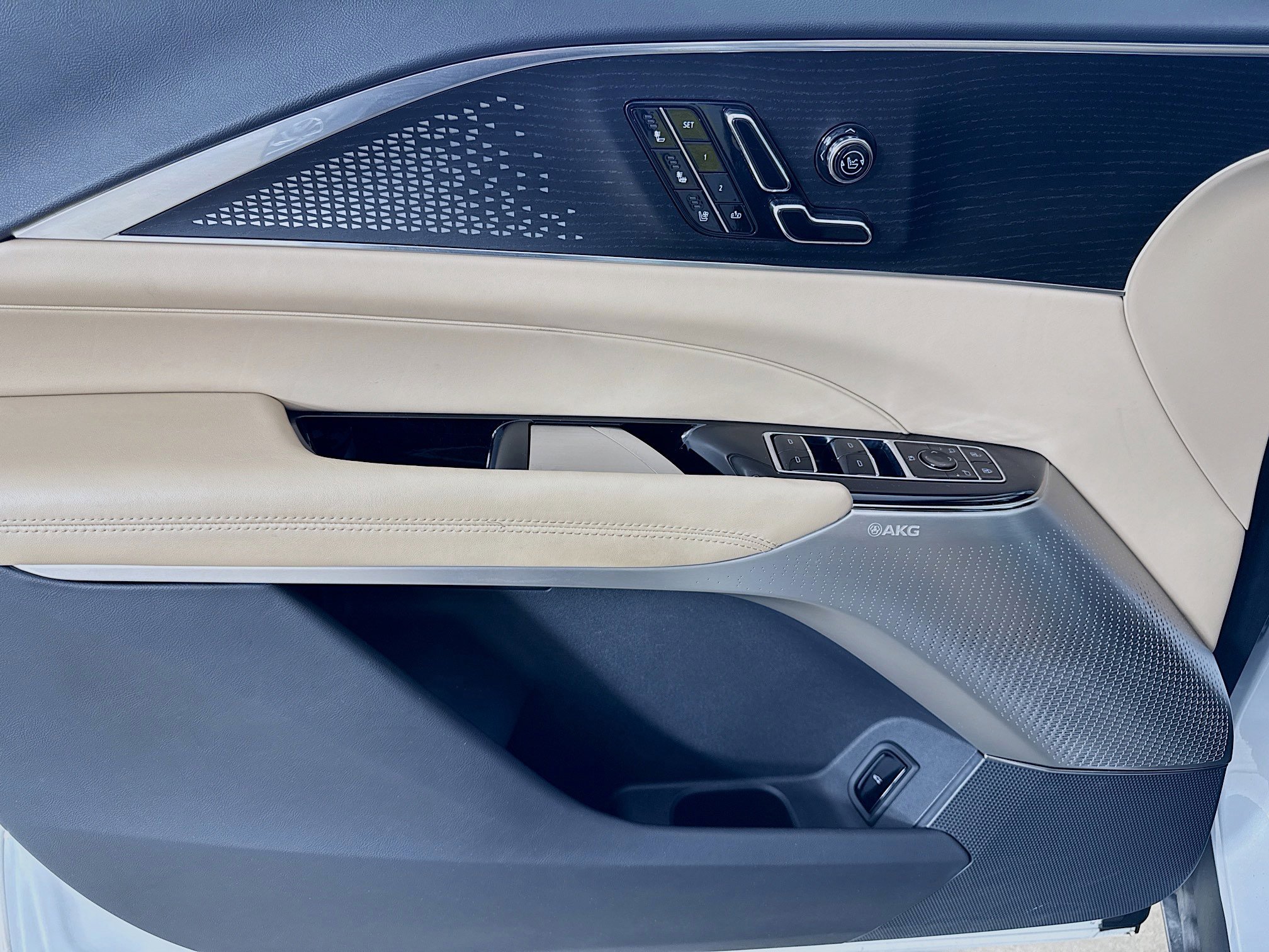 Used 2024 Cadillac Lyriq Sport w/ Nappa Leather Package image 18