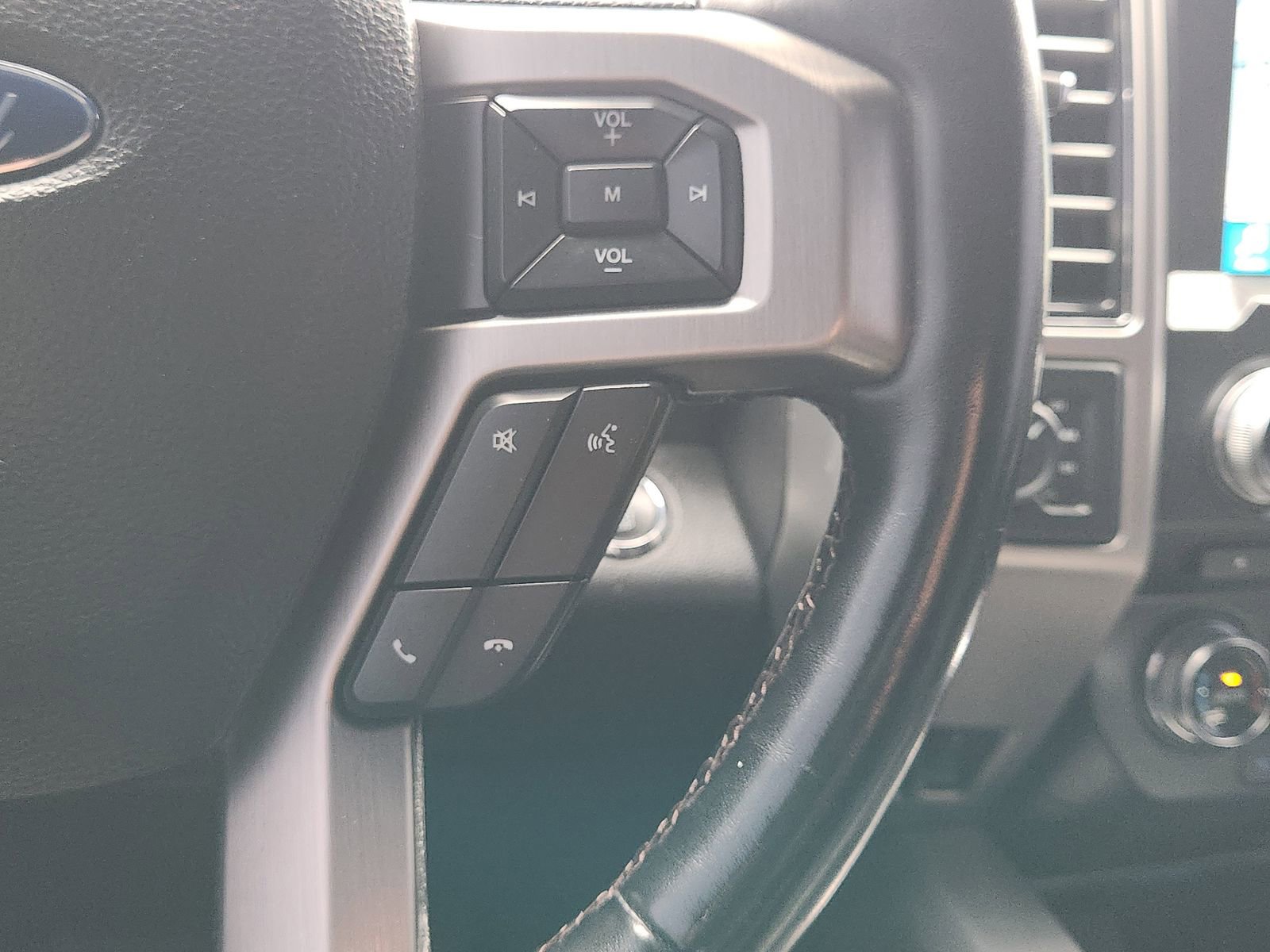 Used 2018 Ford F150 Platinum image 32