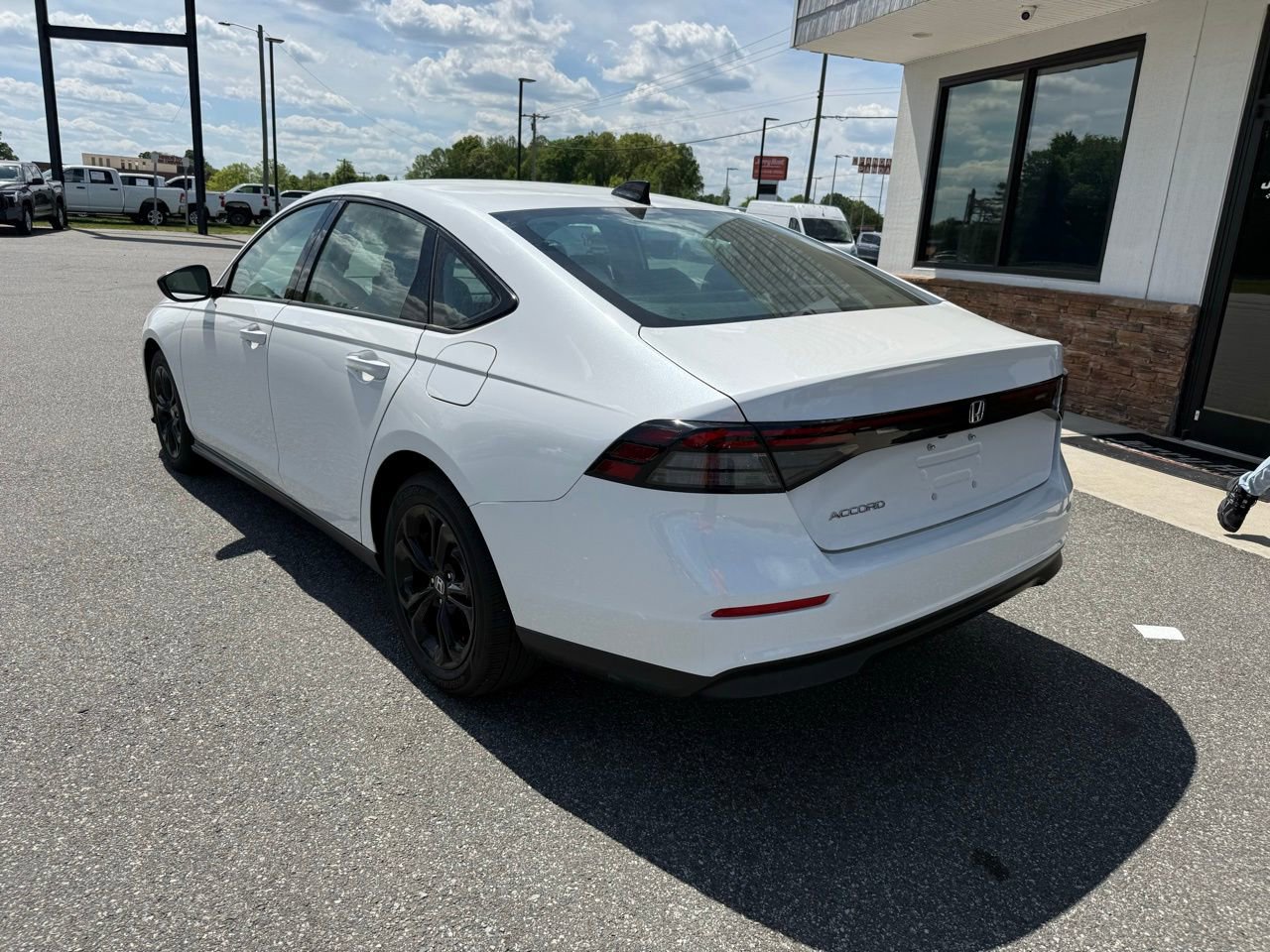 Used 2025 Honda Accord SE image 6