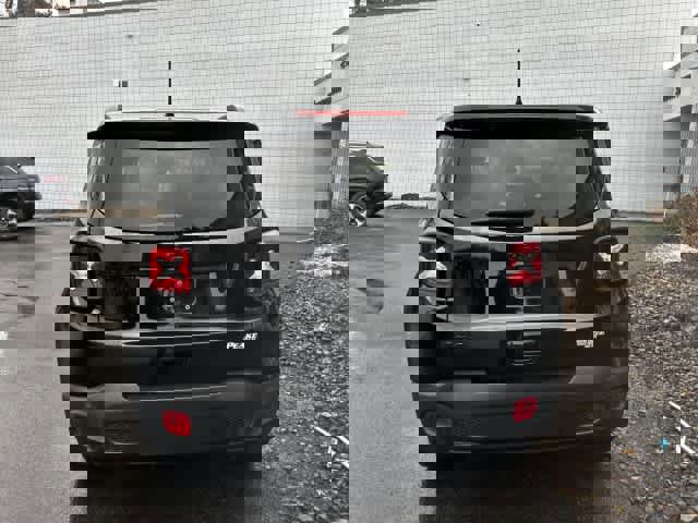 Used 2023 Jeep Renegade Latitude AWD/4WD image 5