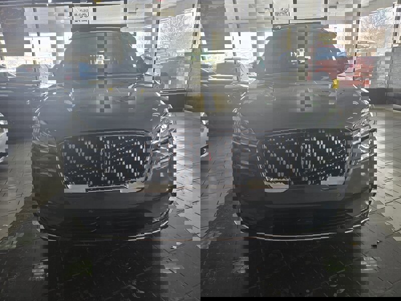 Used 2020 Lincoln Corsair Reserve w/ Equipment Group 201A image 2