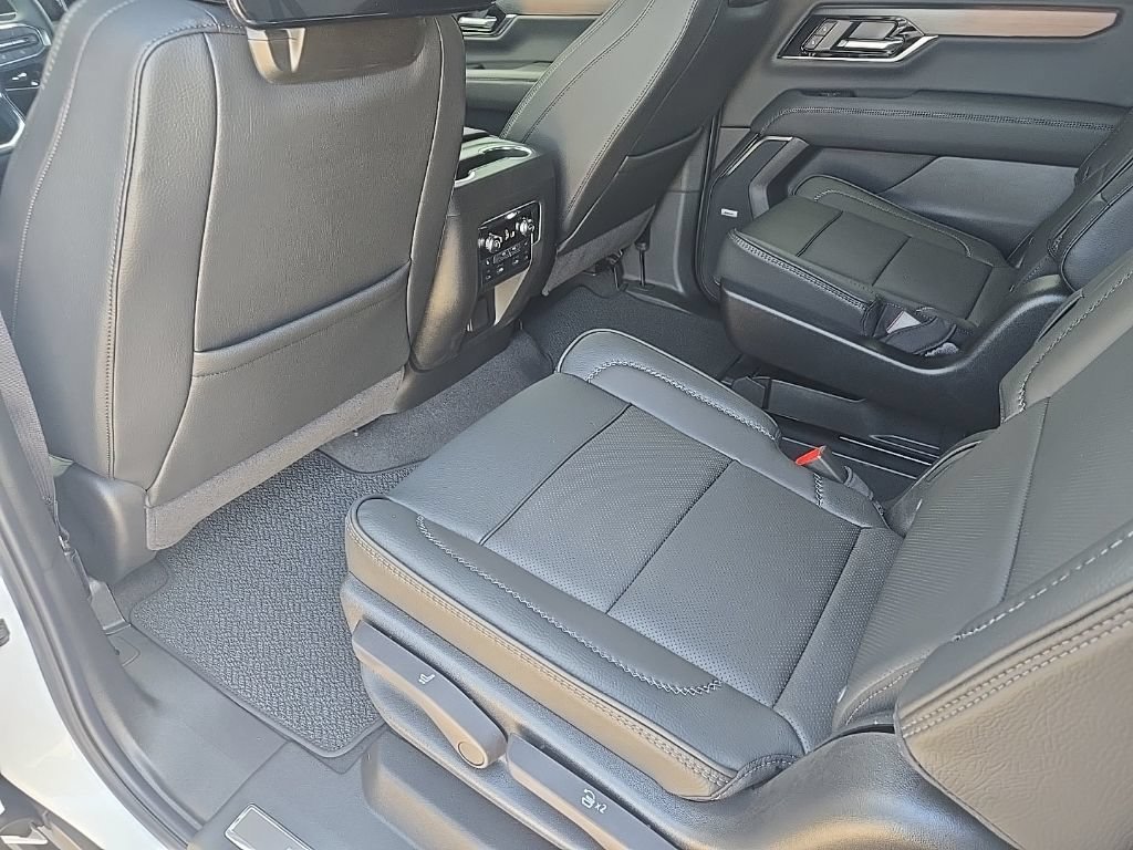 New 2026 GMC Yukon XL Denali w/ Denali Reserve Package AWD/4WD image 31