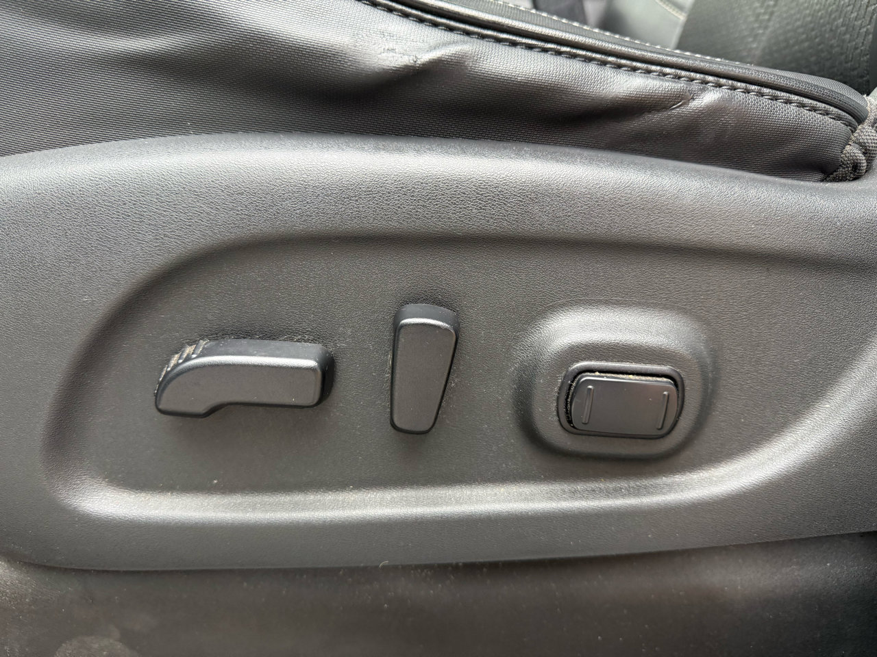 Used 2017 Nissan Titan PRO-4X image 18