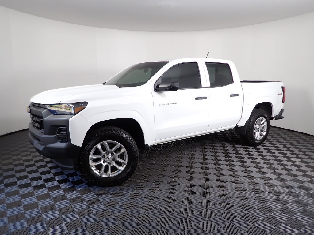 Used 2025 Chevrolet Colorado W/T AWD/4WD image 11