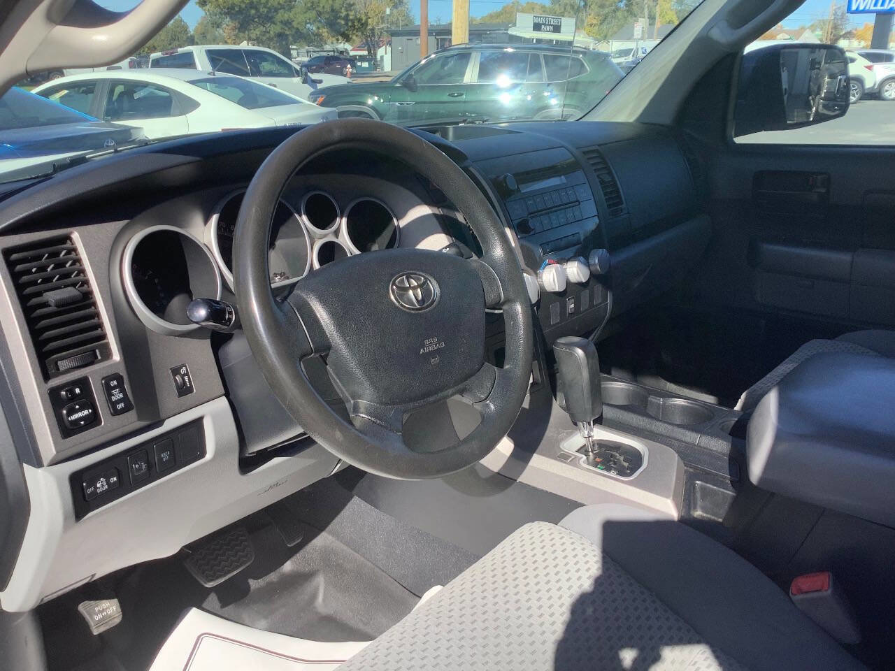 Used 2013 Toyota Tundra Grade 4x4 4dr CrewMax Cab Pick image 28