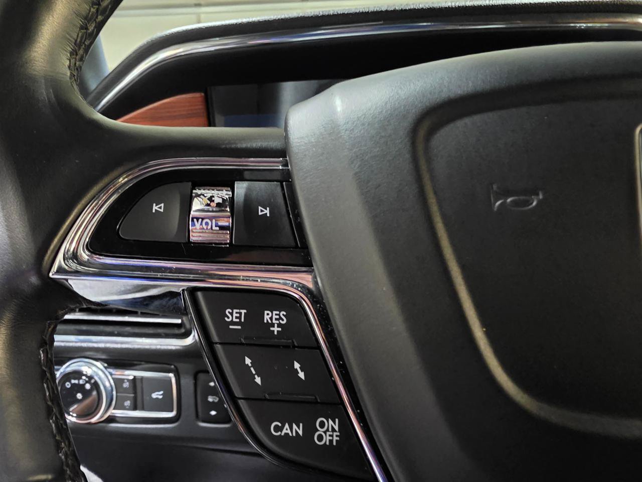 Used 2021 Lincoln Navigator Reserve AWD/4WD image 33