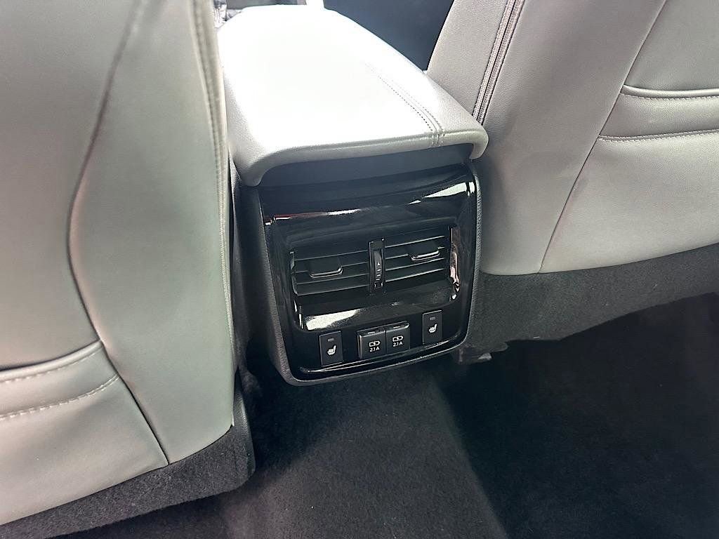 Certified 2019 Toyota Avalon Limited w/ Advanced Safety Package image 17