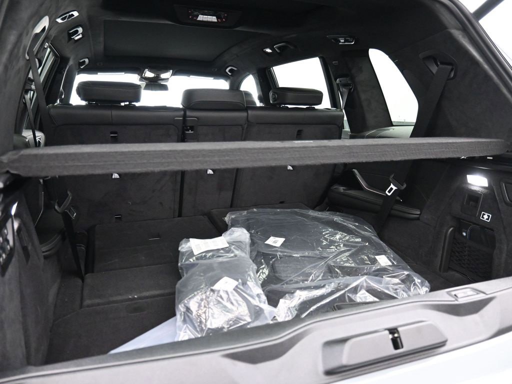 New 2026 BMW X7 M60i w/ Executive Package image 9