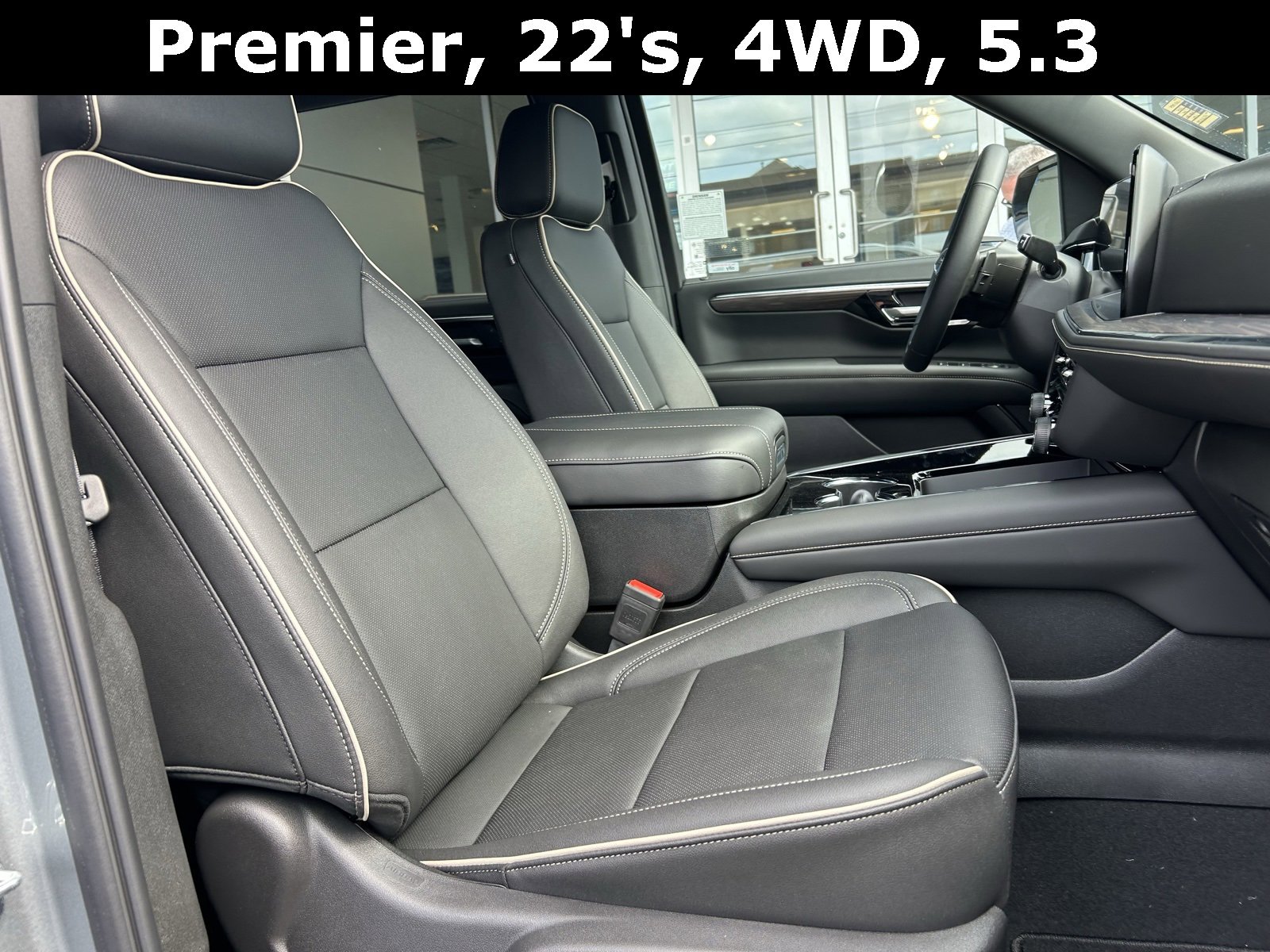New 2025 Chevrolet Suburban Premier image 30