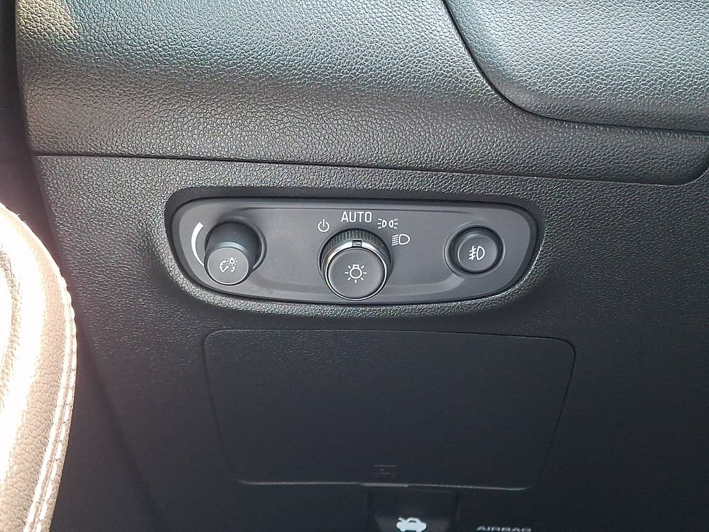 Used 2020 Buick Encore GX Preferred w/ Cold Weather Comfort Package FWD image 27