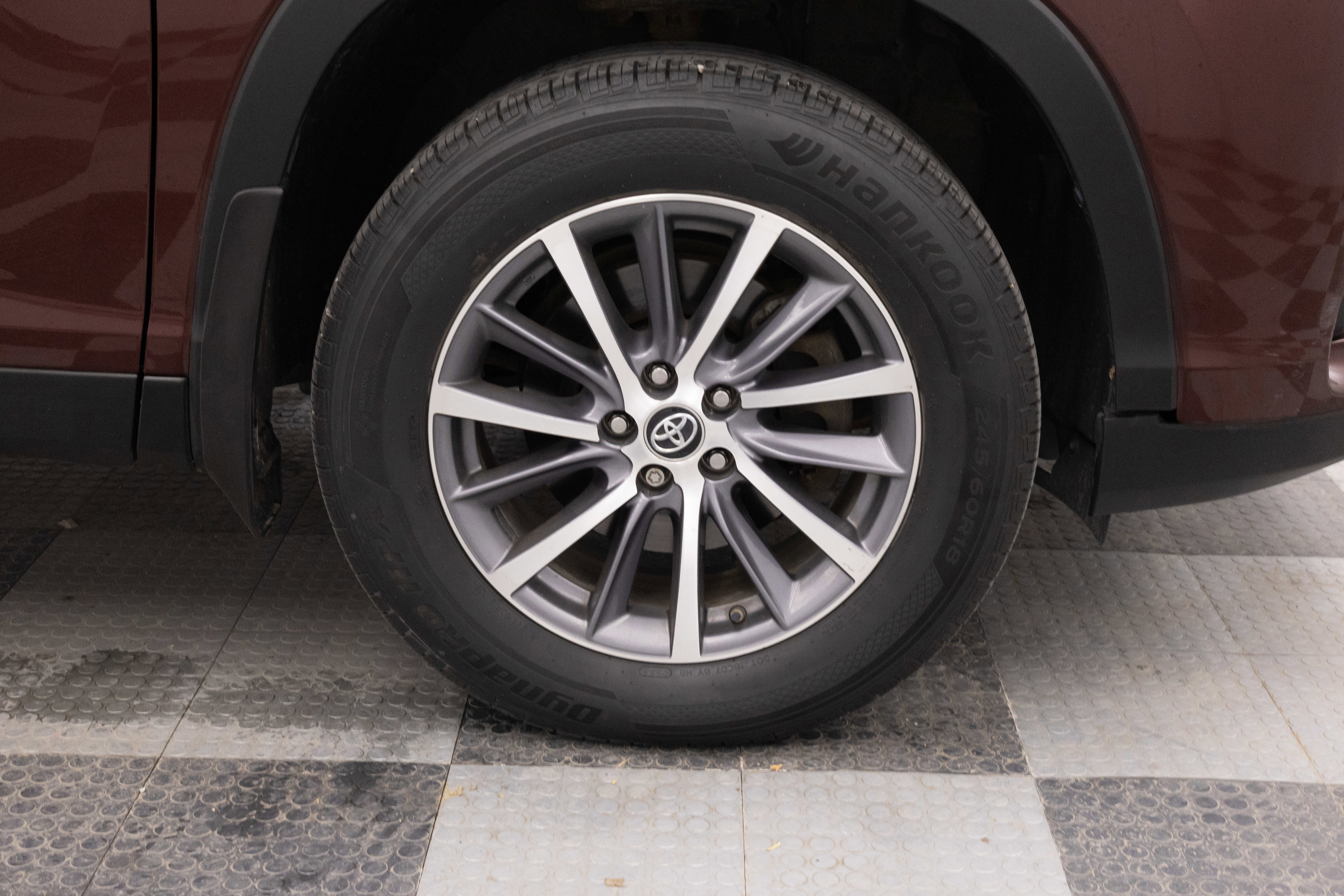 Used 2019 Toyota Highlander XLE AWD/4WD image 15