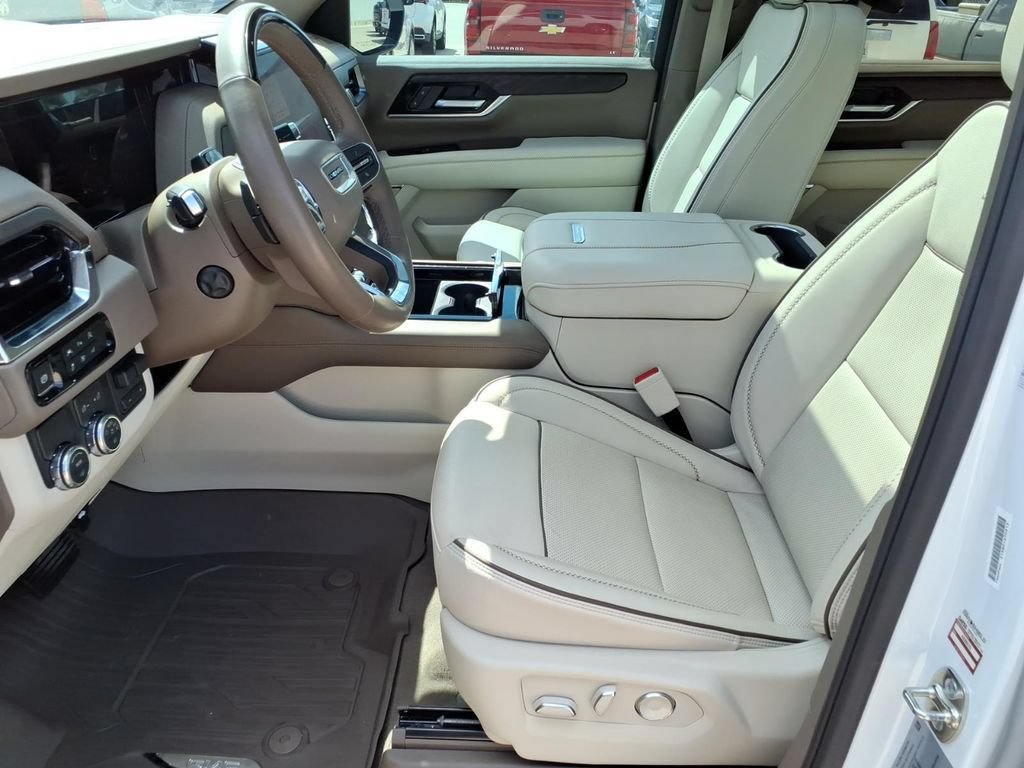 Used 2026 GMC Yukon XL Denali w/ Denali Reserve Package RWD image 17