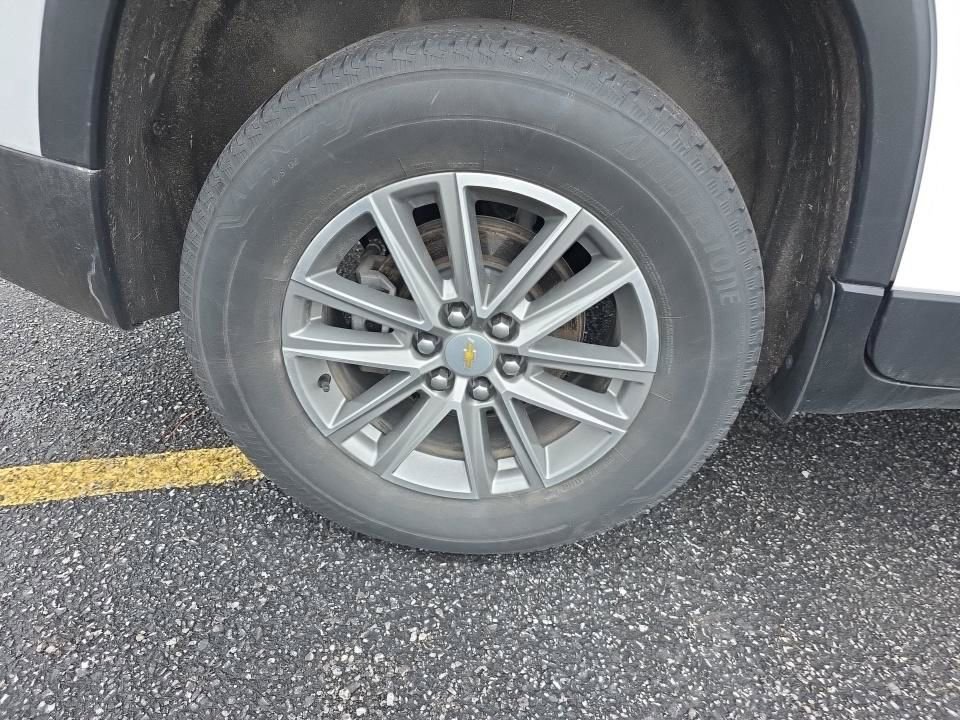 Used 2023 Chevrolet Traverse LT image 21