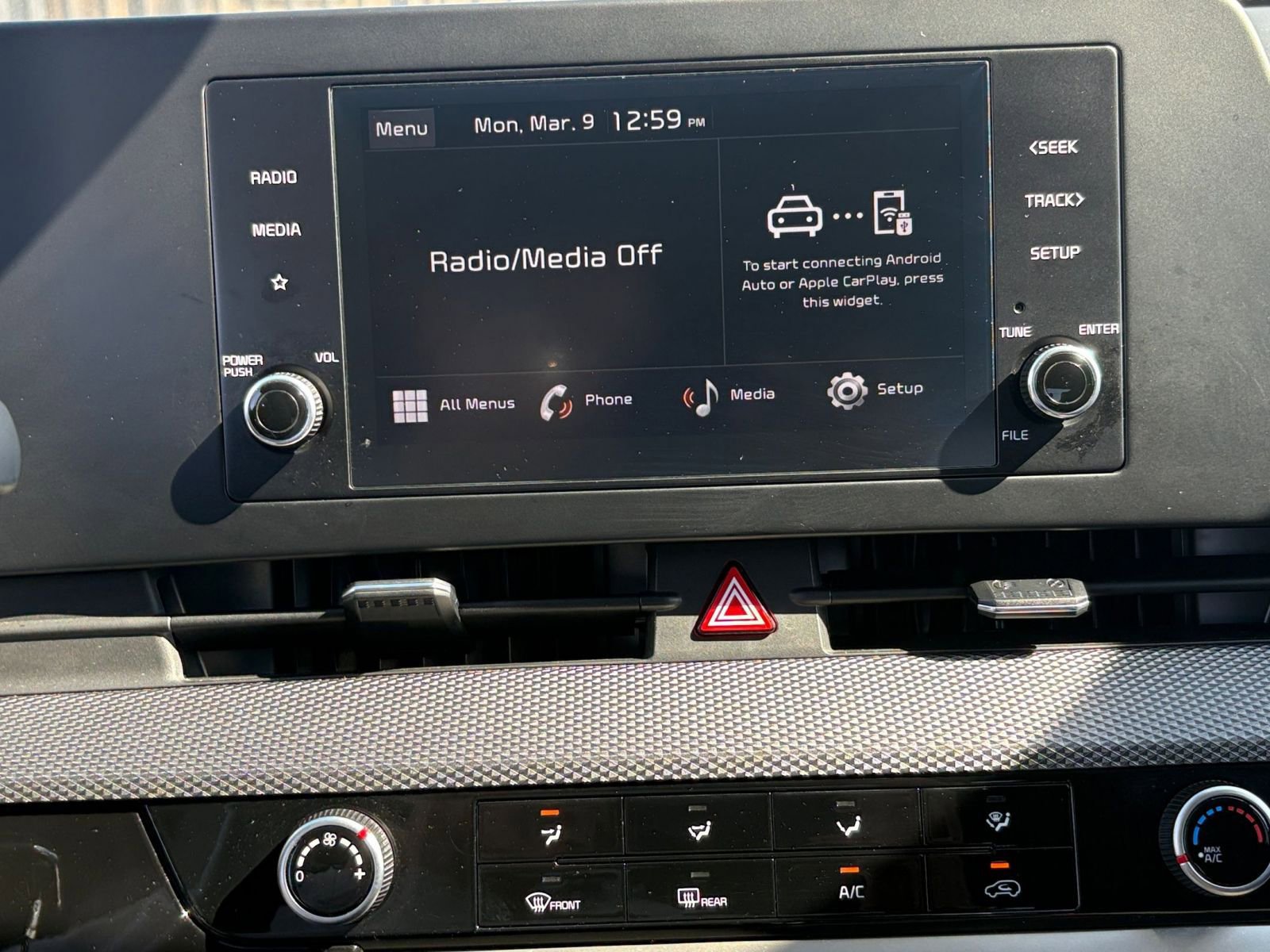 Used 2025 Kia Sportage LX image 17