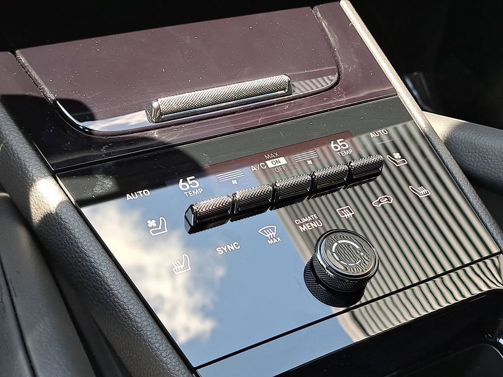 Certified 2025 Porsche Cayenne Coupe image 34