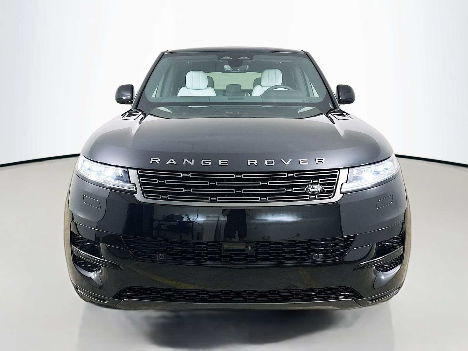 New 2026 Land Rover Range Rover Sport SE AWD/4WD image 2