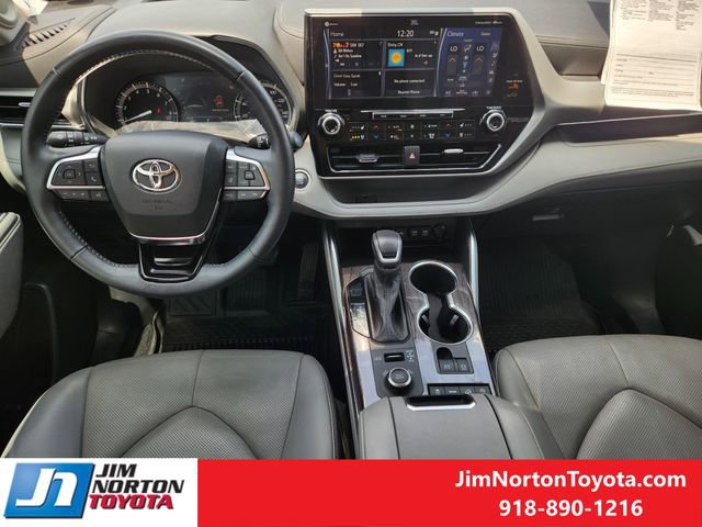 Used 2021 Toyota Highlander Platinum AWD/4WD image 27