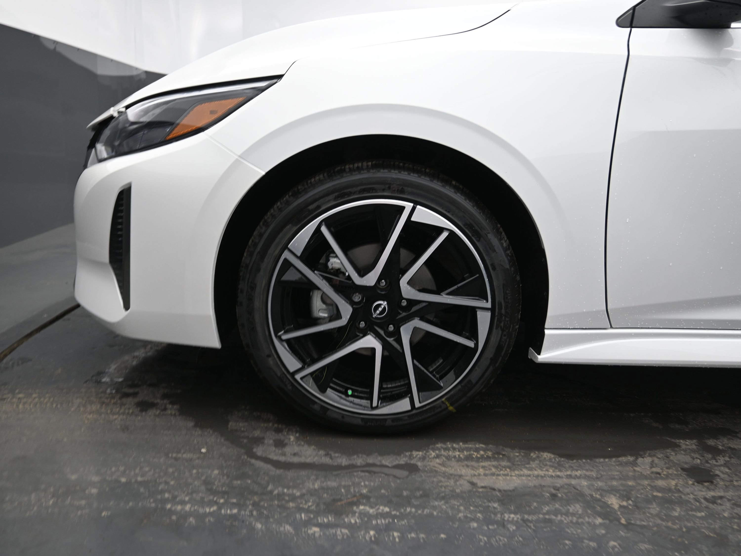 New 2025 Nissan Sentra SR w/ SR Premium Package image 9