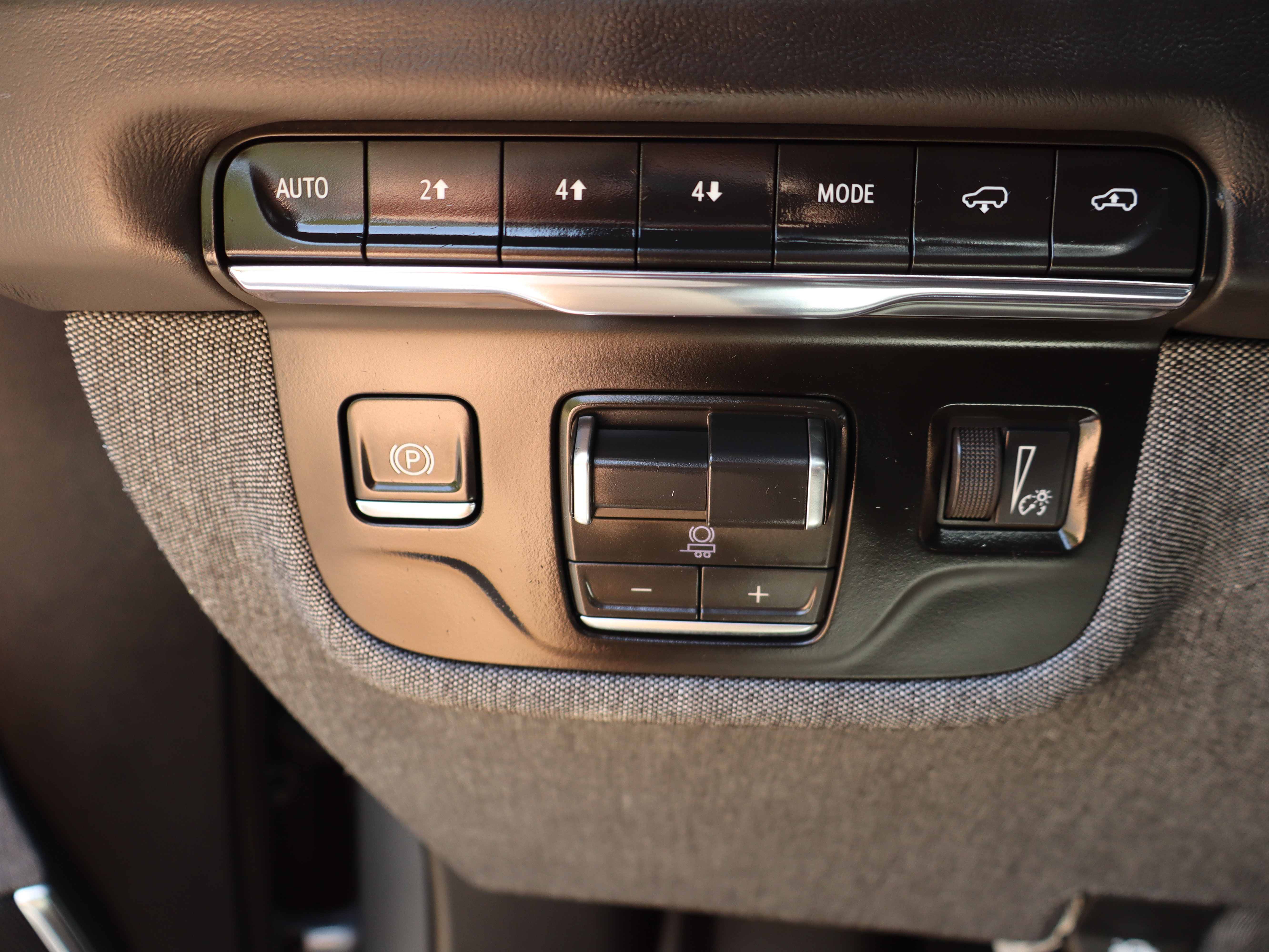 Certified 2026 Cadillac Escalade Platinum Sport w/ LPO, Floor Liner Package AWD/4WD image 36