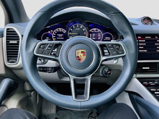 Certified 2023 Porsche Cayenne Platinum Edition AWD/4WD image 12
