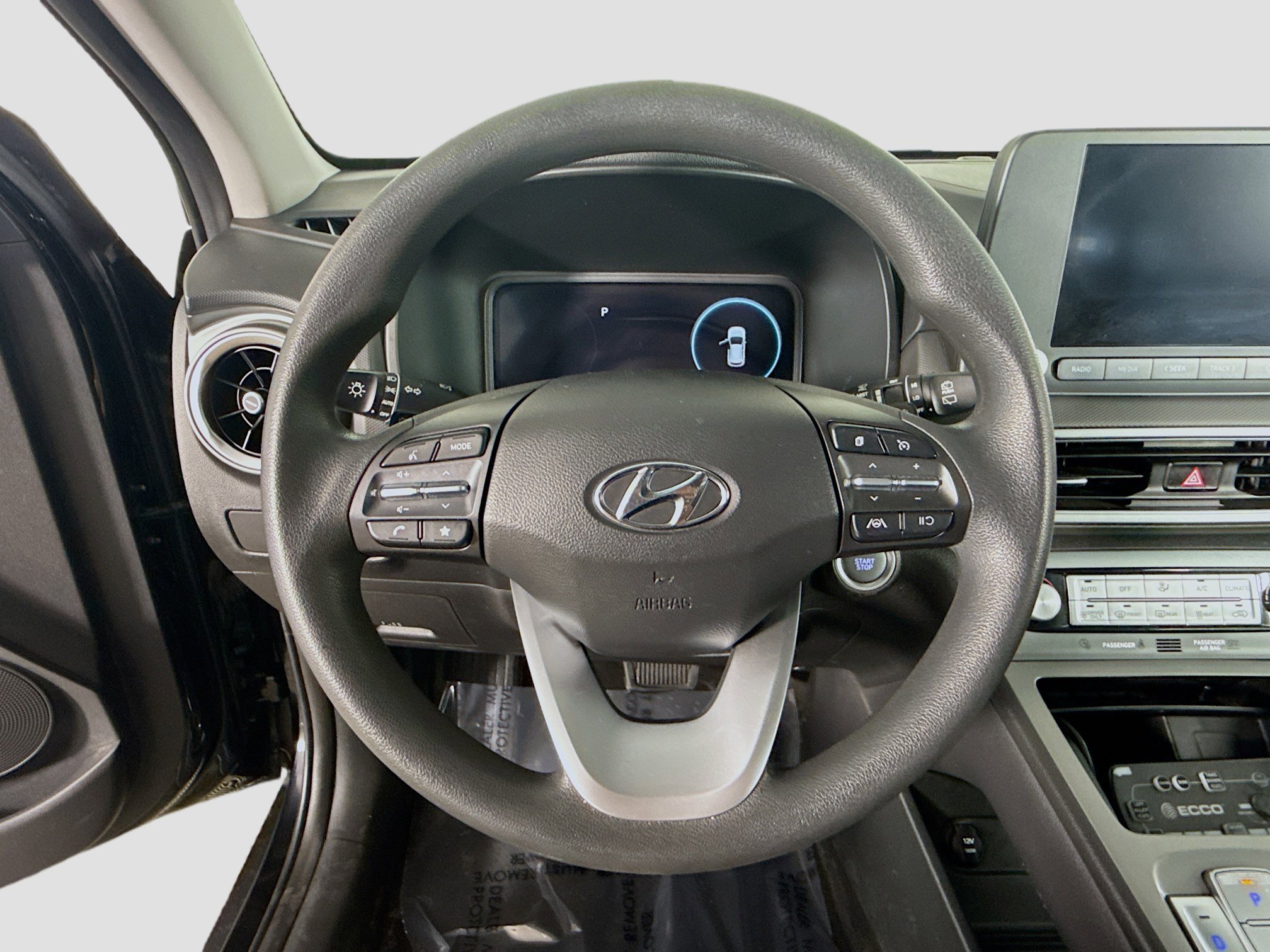 Used 2023 Hyundai Kona SE w/ Cargo Package image 13