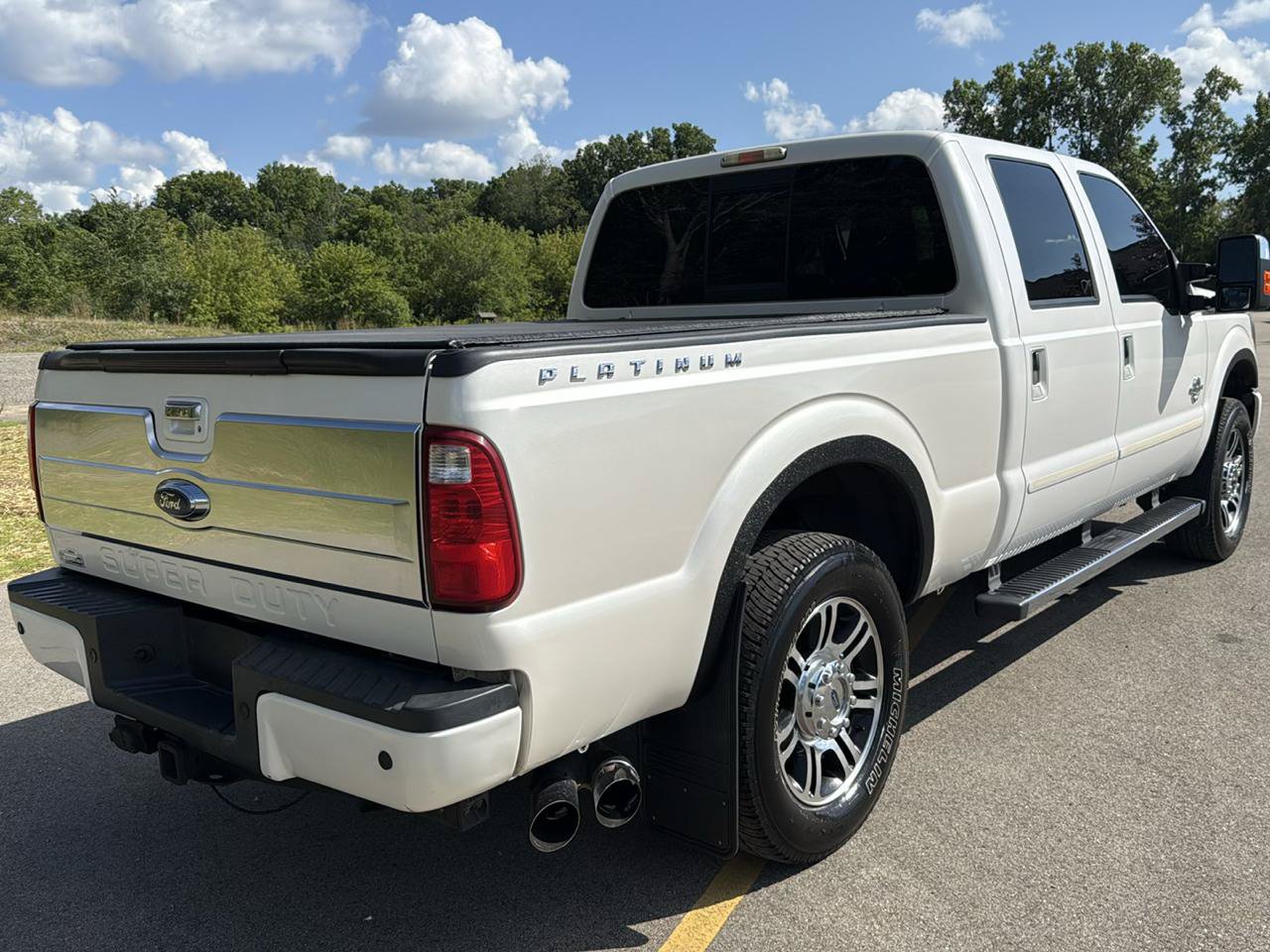 Used 2015 Ford F250 Platinum w/ Platinum Package AWD/4WD image 5