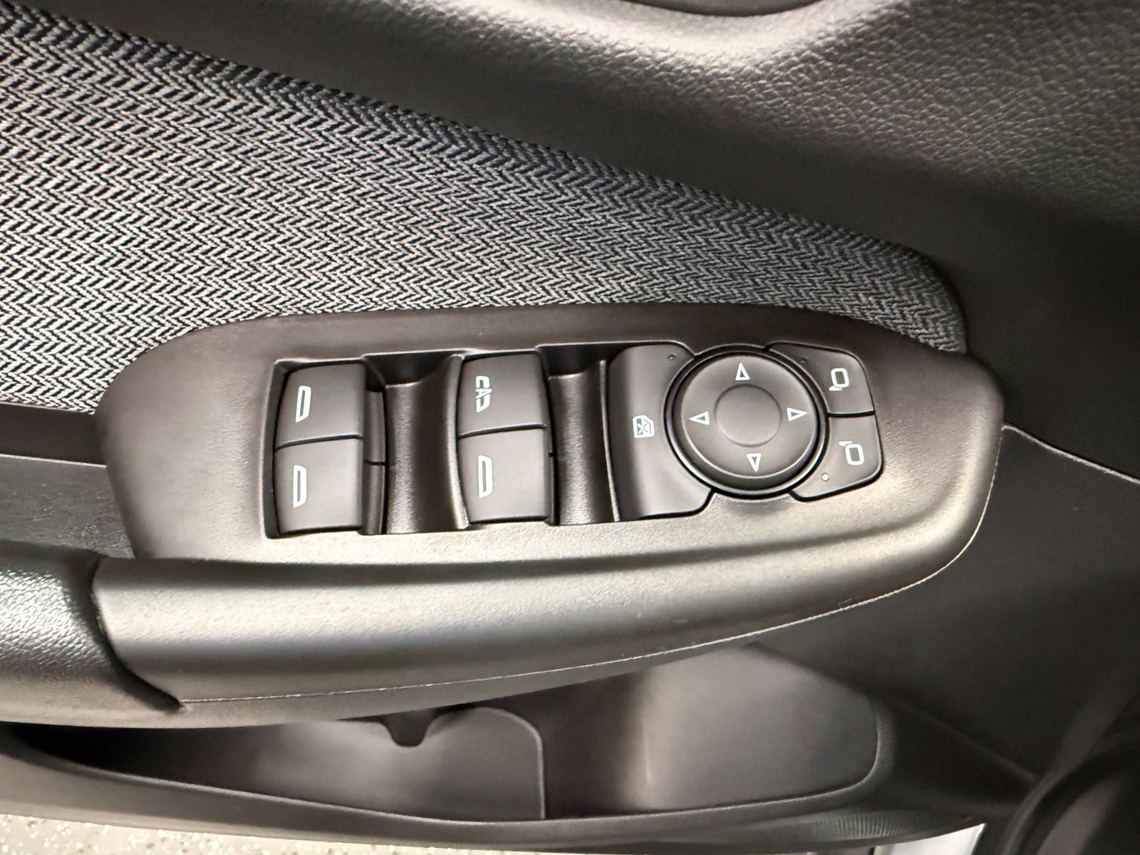 Used 2024 Chevrolet TrailBlazer LT w/ Driver Confidence Package FWD image 10