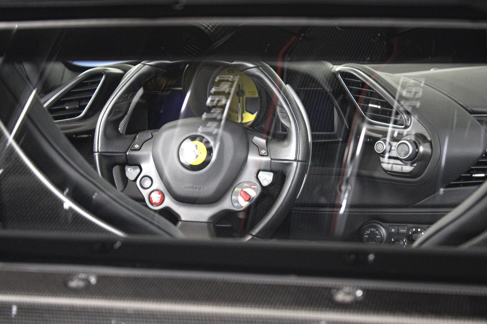 Used 2020 Ferrari 488 Pista Coupe RWD image 18