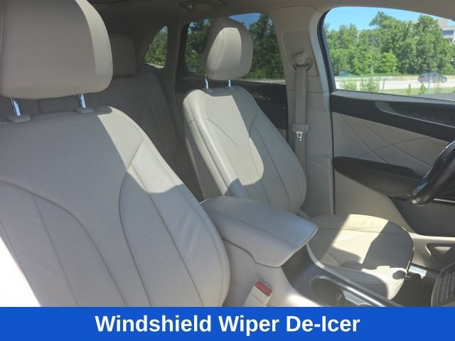 Used 2017 Lincoln MKC Reserve w/ Lincoln MKC Climate Package AWD/4WD image 17