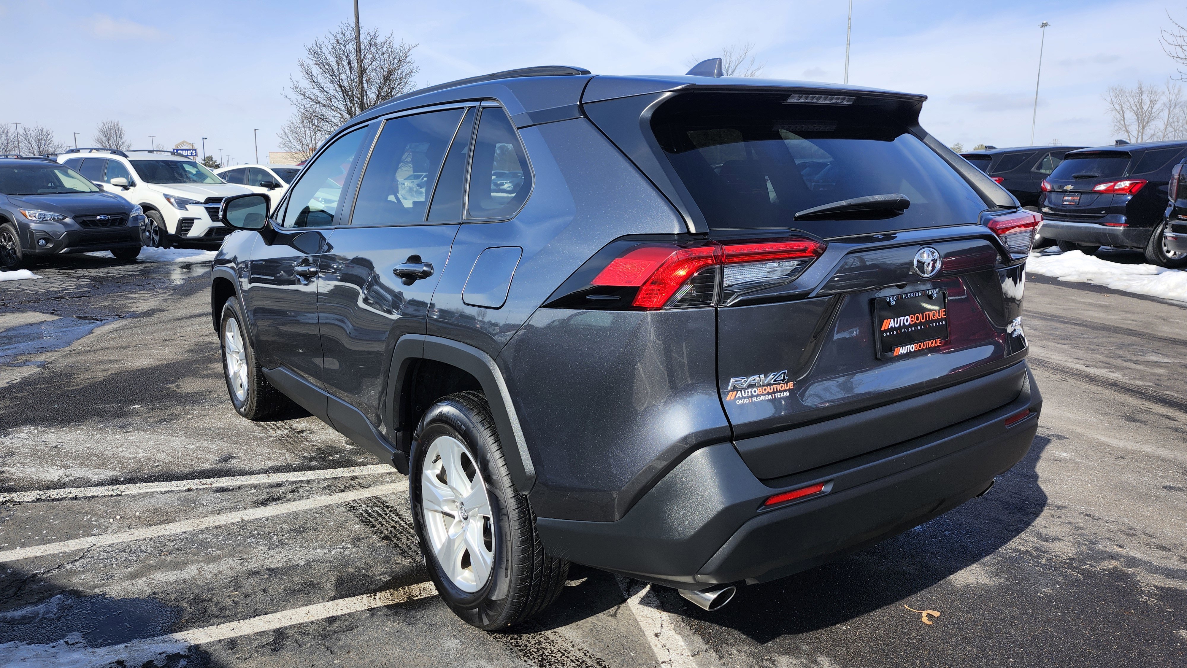 Used 2021 Toyota RAV4 XLE w/ Carpet Mat Package (TMS) image 13