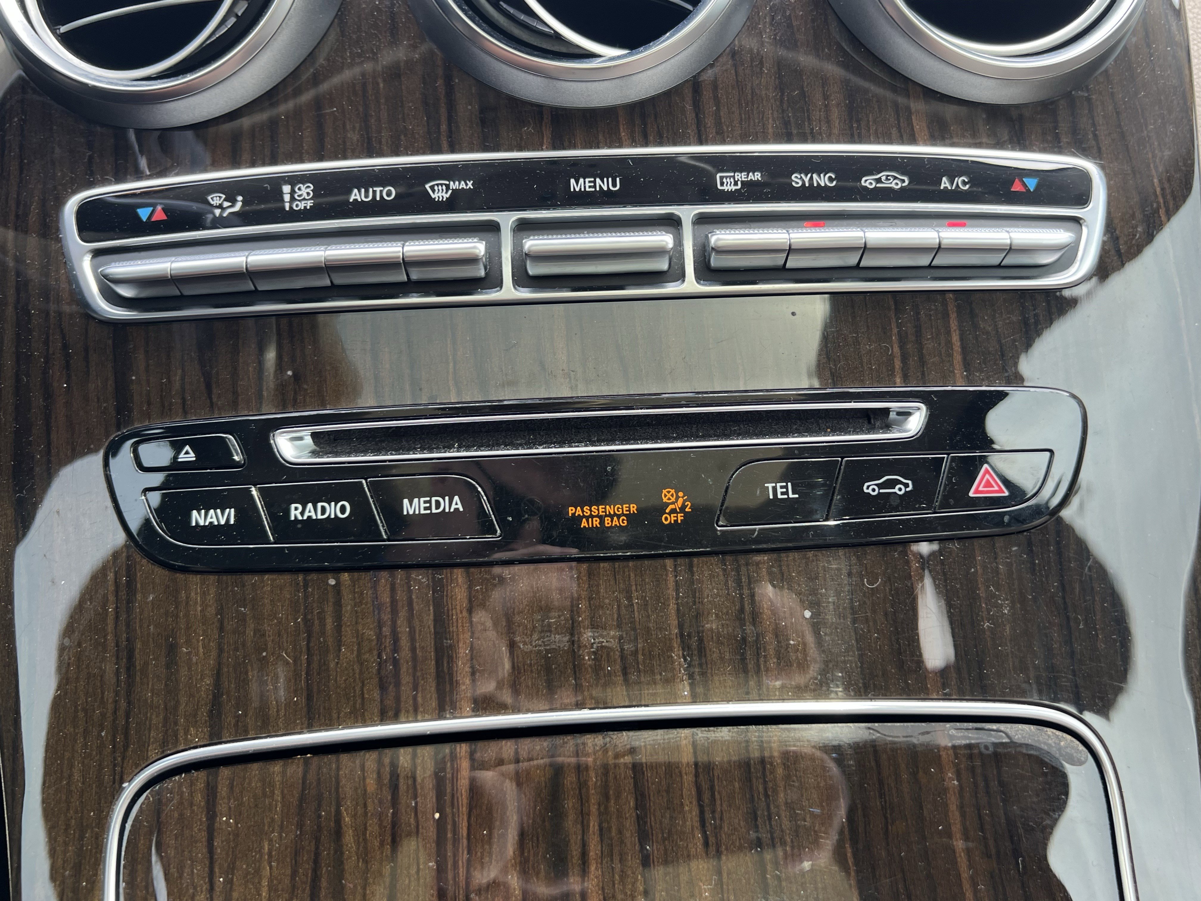 Used 2019 Mercedes-Benz GLC 300 4MATIC image 30