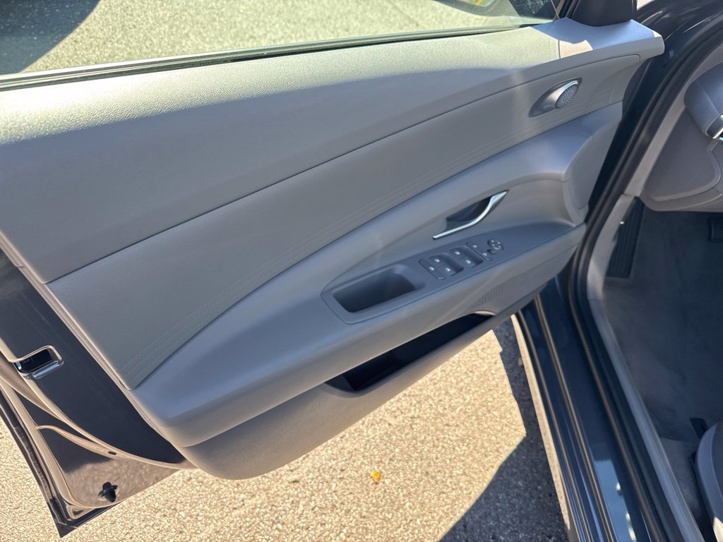 Used 2023 Hyundai Elantra SEL FWD image 10