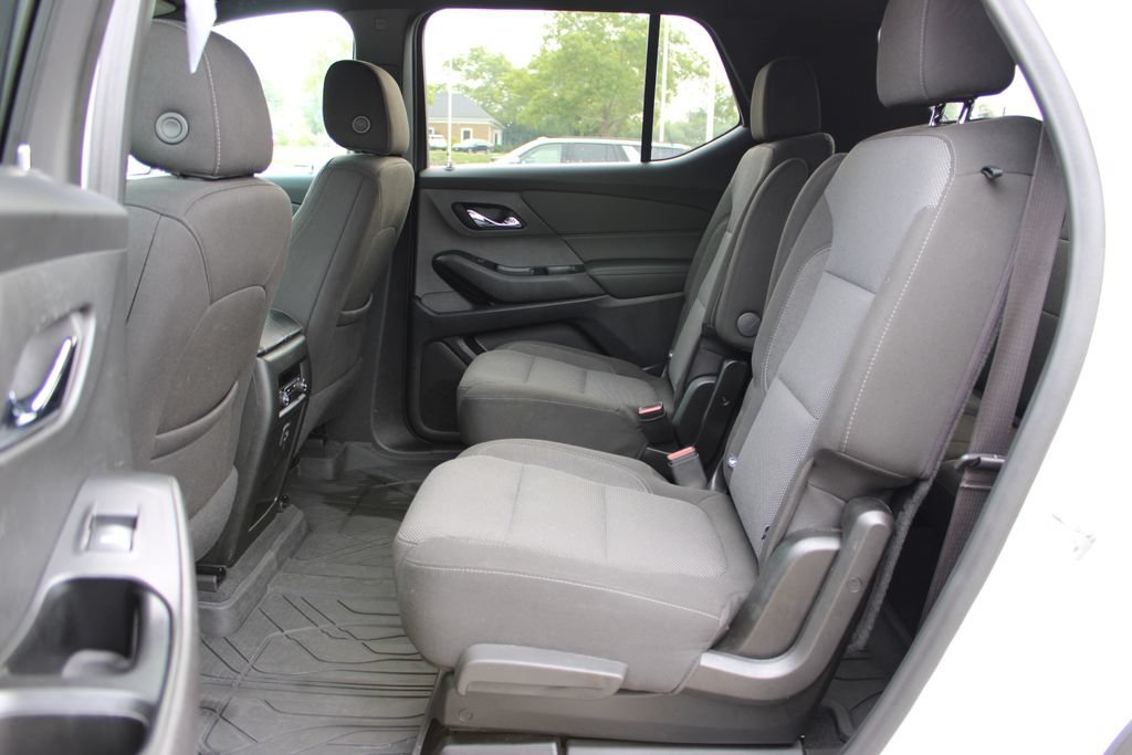 Certified 2024 Chevrolet Traverse LT w/ Midnight/Sport Edition AWD/4WD image 39