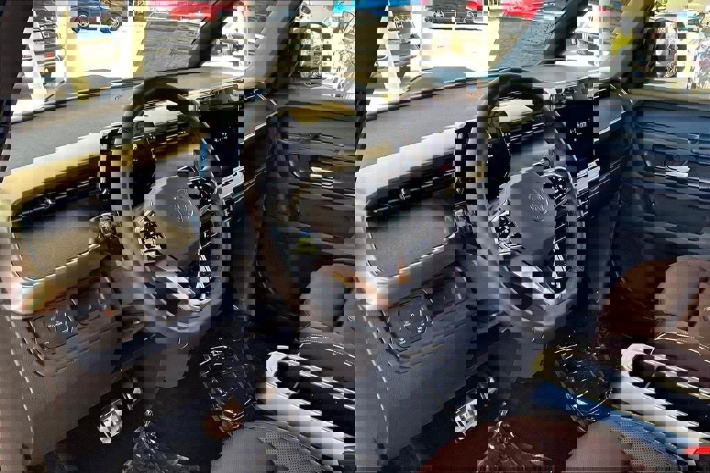 New 2025 Volkswagen ID. Buzz Pro S Plus image 14