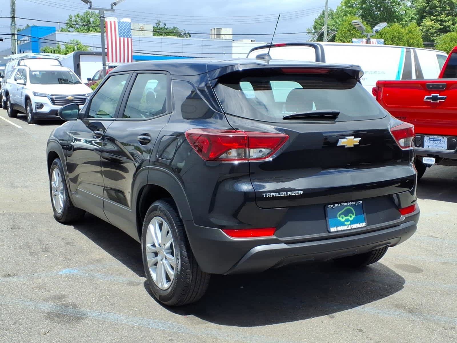 Used 2023 Chevrolet TrailBlazer LS FWD image 4
