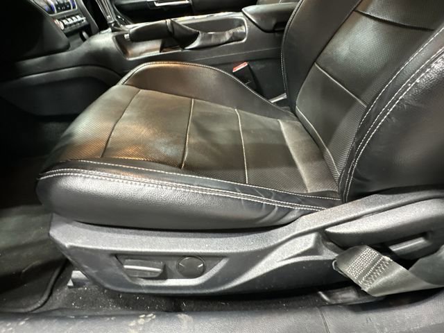 Used 2020 Ford Mustang Premium image 18