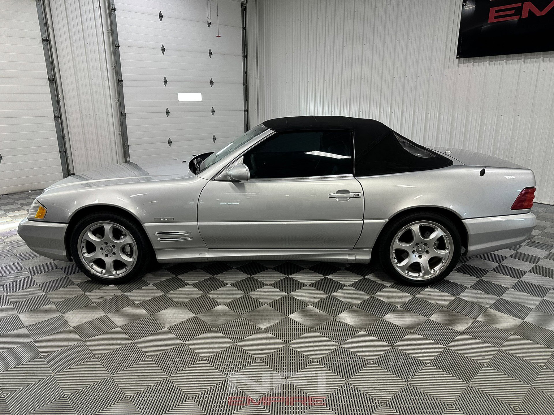 Used 2002 Mercedes-Benz SL 500 image 5