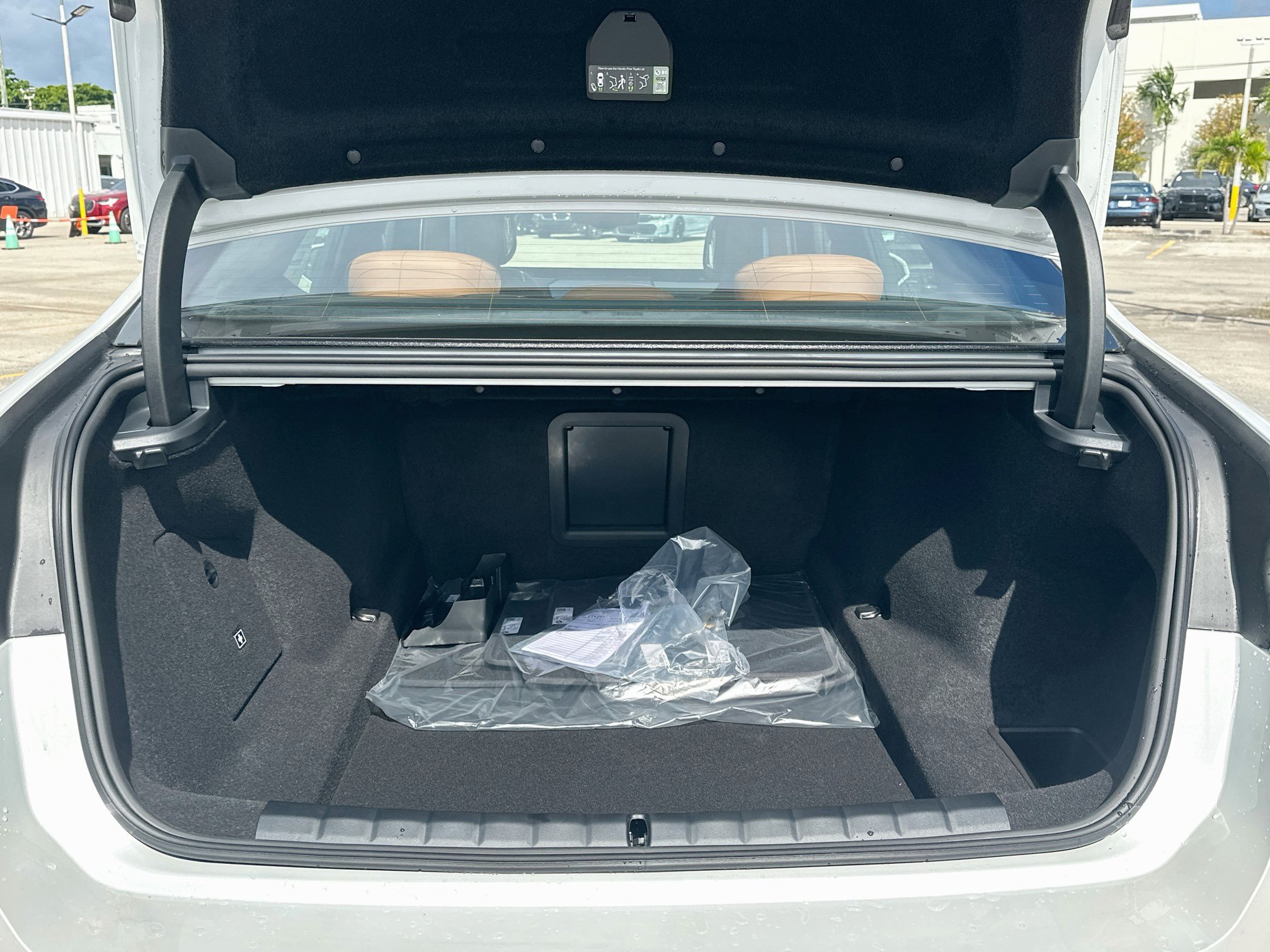 New 2027 BMW 740i w/ M Sport Package RWD image 19