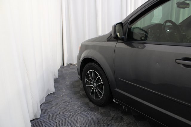 Used 2016 Dodge Grand Caravan SXT image 20