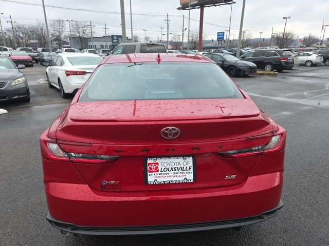 Used 2025 Toyota Camry SE image 5