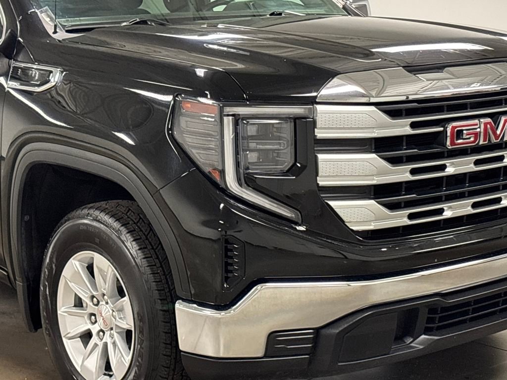Used 2024 GMC Sierra 1500 SLE image 2