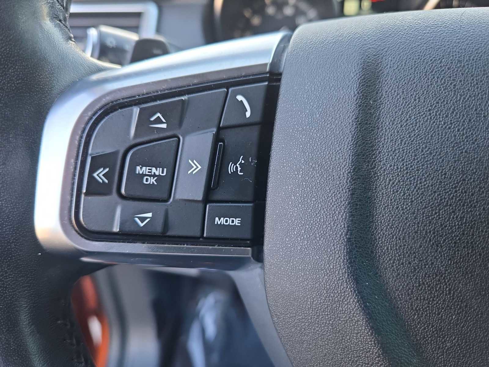 Used 2018 Land Rover Discovery Sport HSE image 30