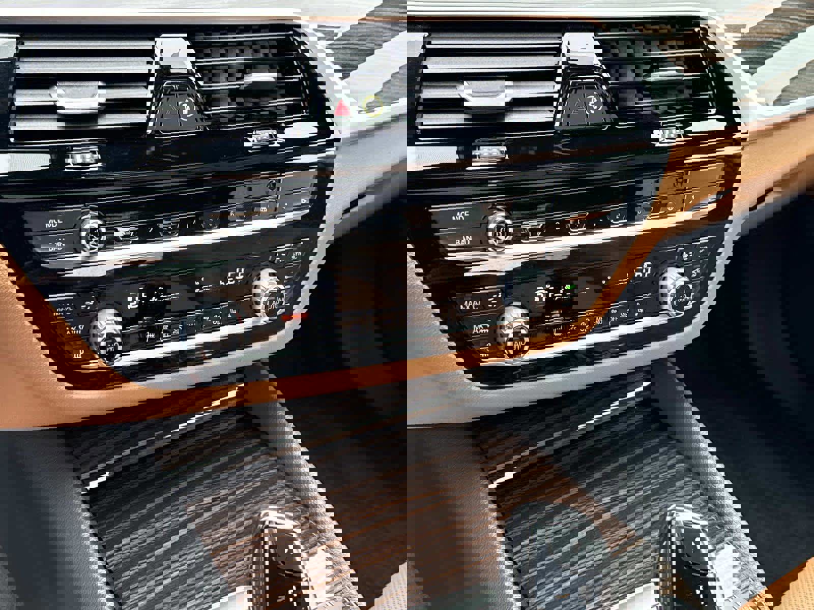 Used 2022 BMW 530i xDrive w/ Convenience Package image 20